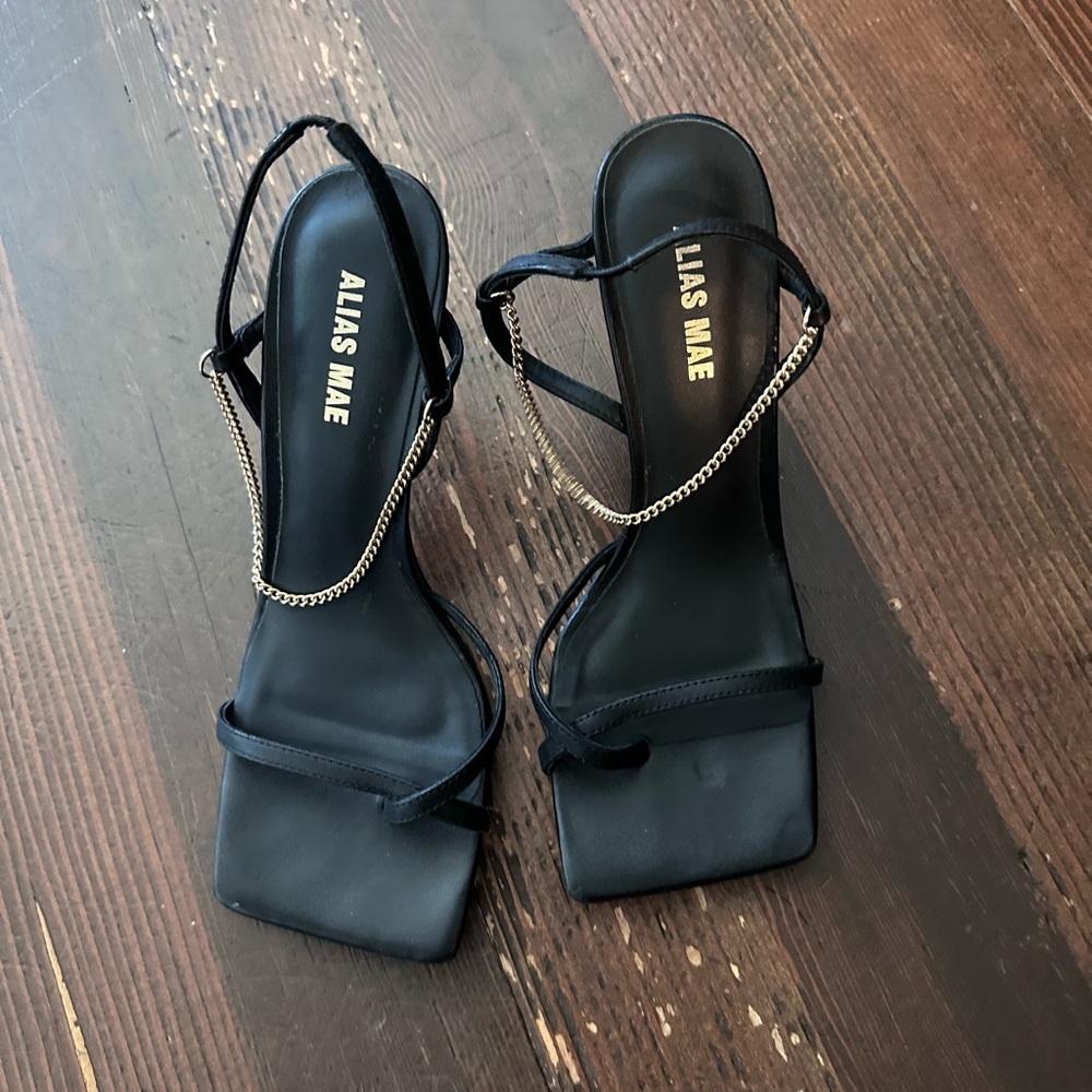 Alias Mae Black Modern Heels